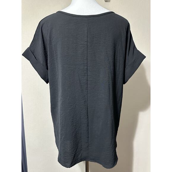 Entro Boutique Black Short Sleeve Rolled Cuff Size M Relaxed Fit Closet Staple - Picture 6 of 11